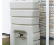 雨水タンク　潅水に便利　災害時にも役立つ雨水
