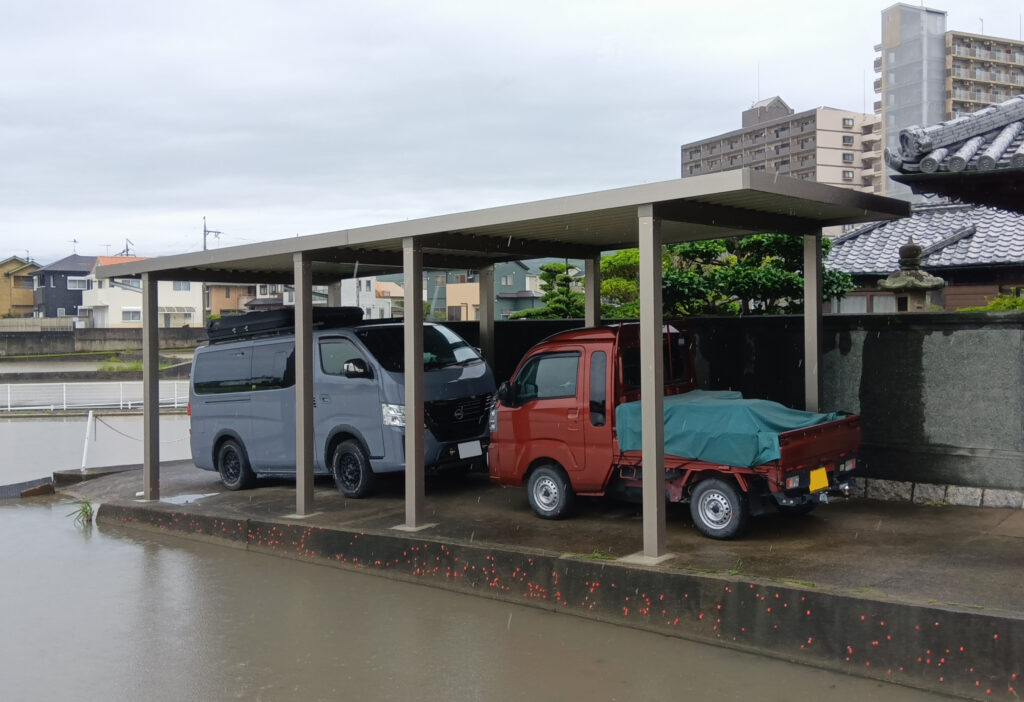 サイズは奥行55✙55でしたが、現場に合わせてカットしています。間口は31です。